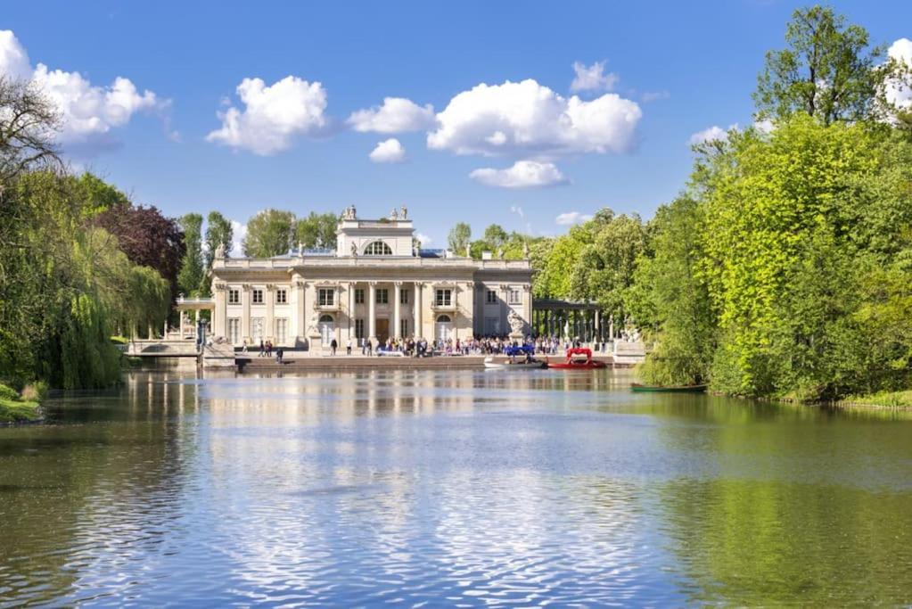 Royal Lazienki. Beautiful Apartment By The Park. Варшава Экстерьер фото